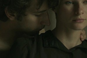 男人插入女人下体的视频